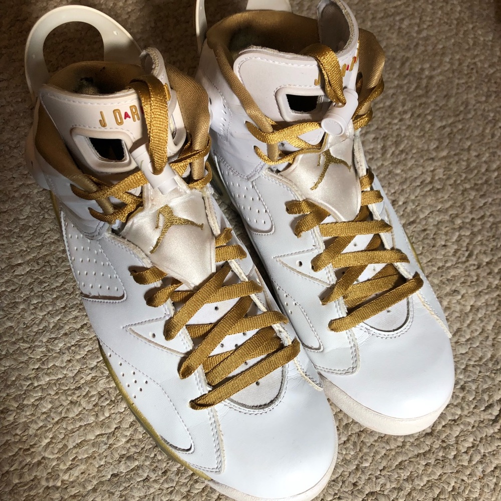 Air Jordan 6 “Golden Moment”